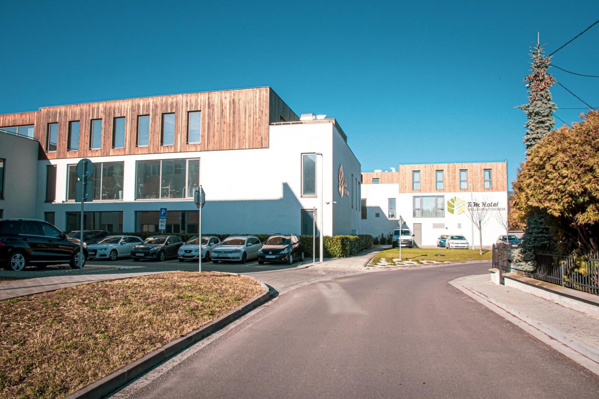 Rm Hotel Wellness & Congress Prievidza Buitenkant foto