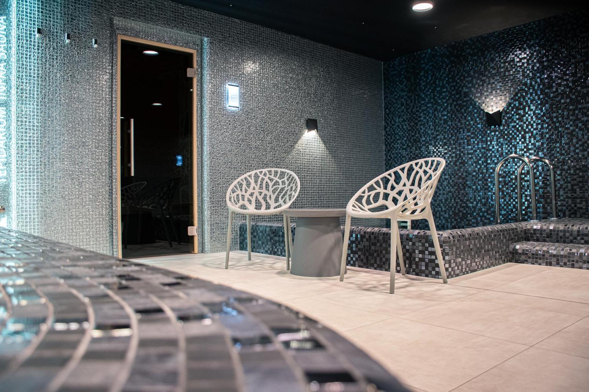 Rm Hotel Wellness & Congress Prievidza Buitenkant foto