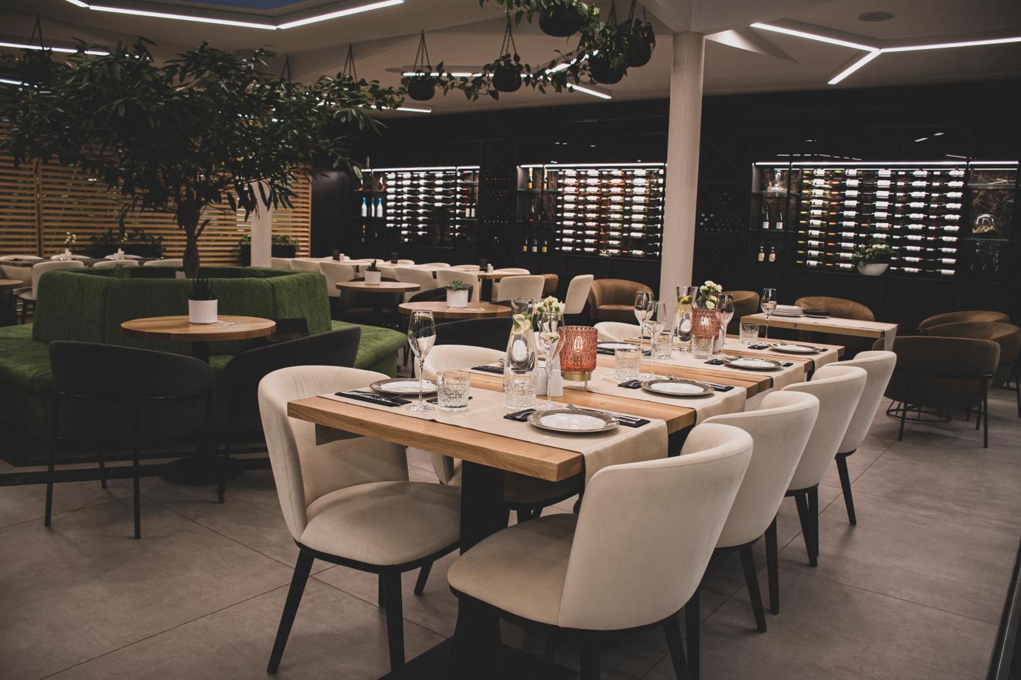 Rm Hotel Wellness & Congress Prievidza Buitenkant foto