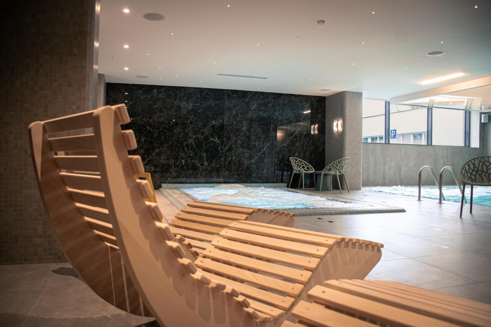 Rm Hotel Wellness & Congress Prievidza Buitenkant foto