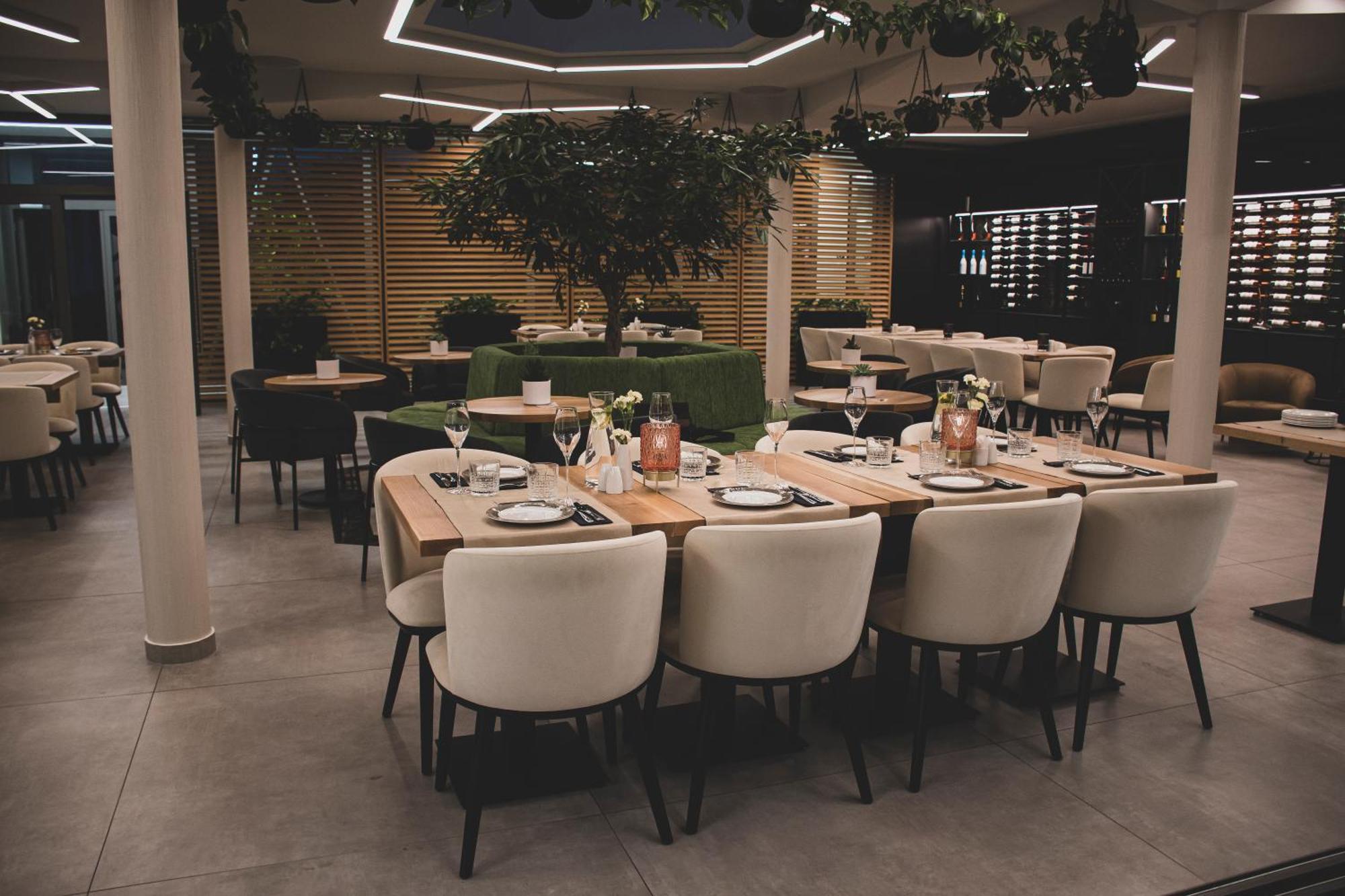 Rm Hotel Wellness & Congress Prievidza Buitenkant foto