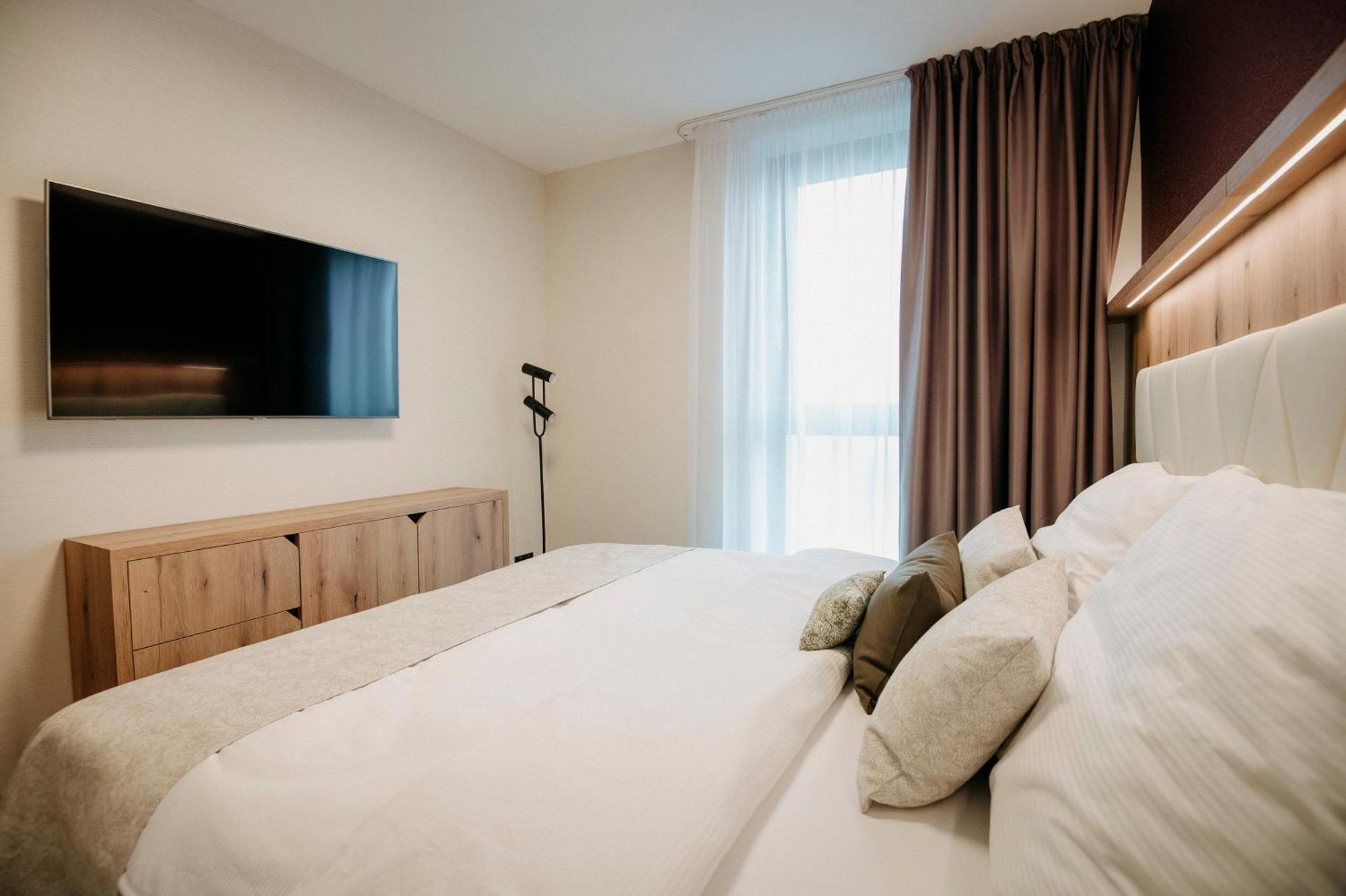 Rm Hotel Wellness & Congress Prievidza Buitenkant foto