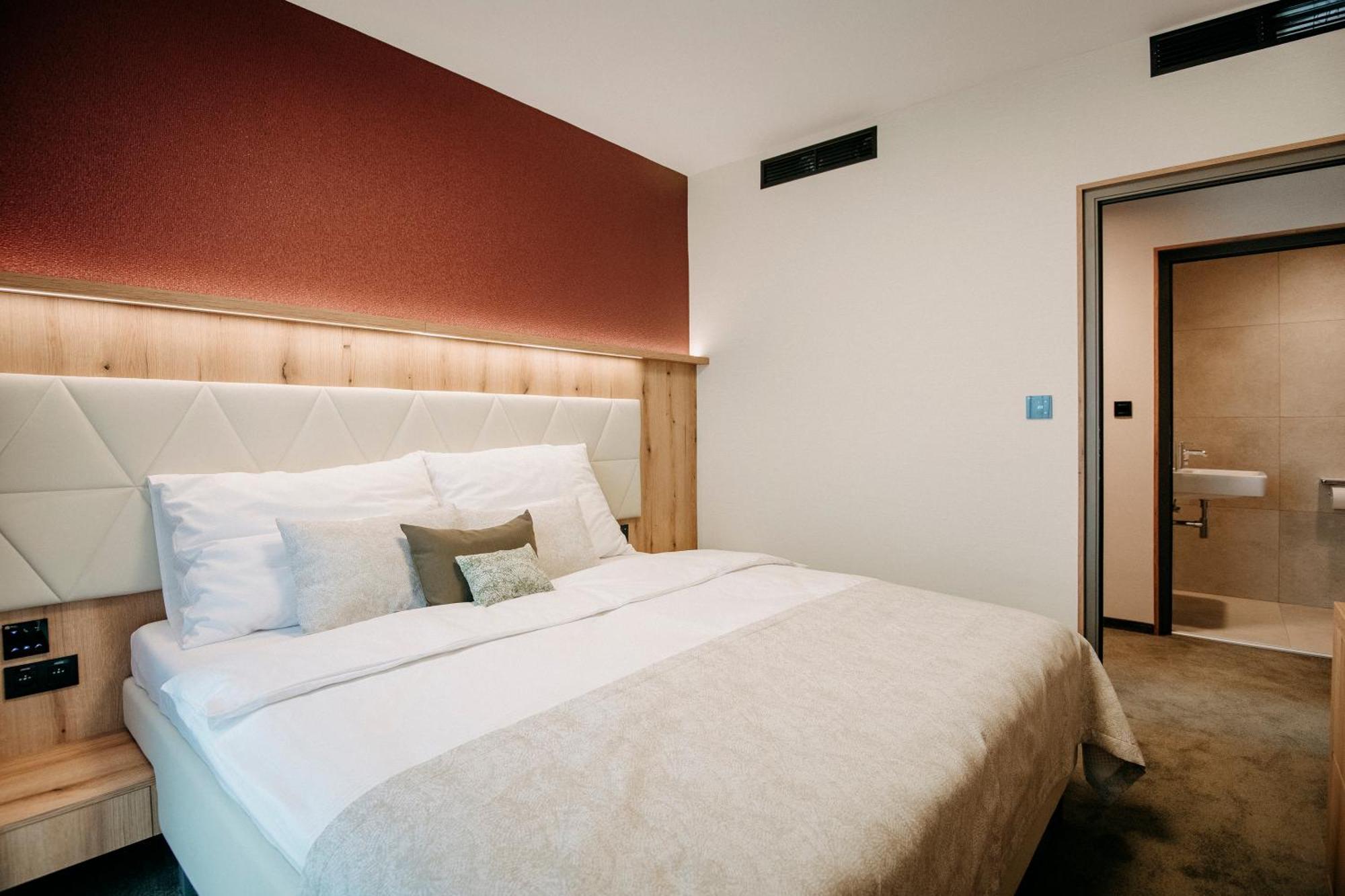 Rm Hotel Wellness & Congress Prievidza Buitenkant foto