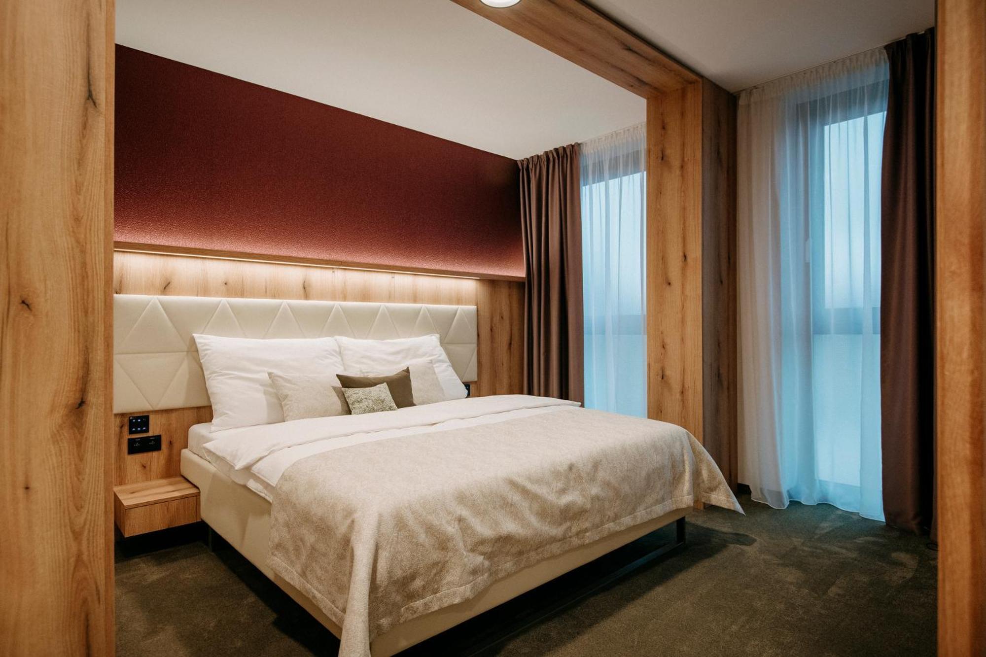 Rm Hotel Wellness & Congress Prievidza Buitenkant foto