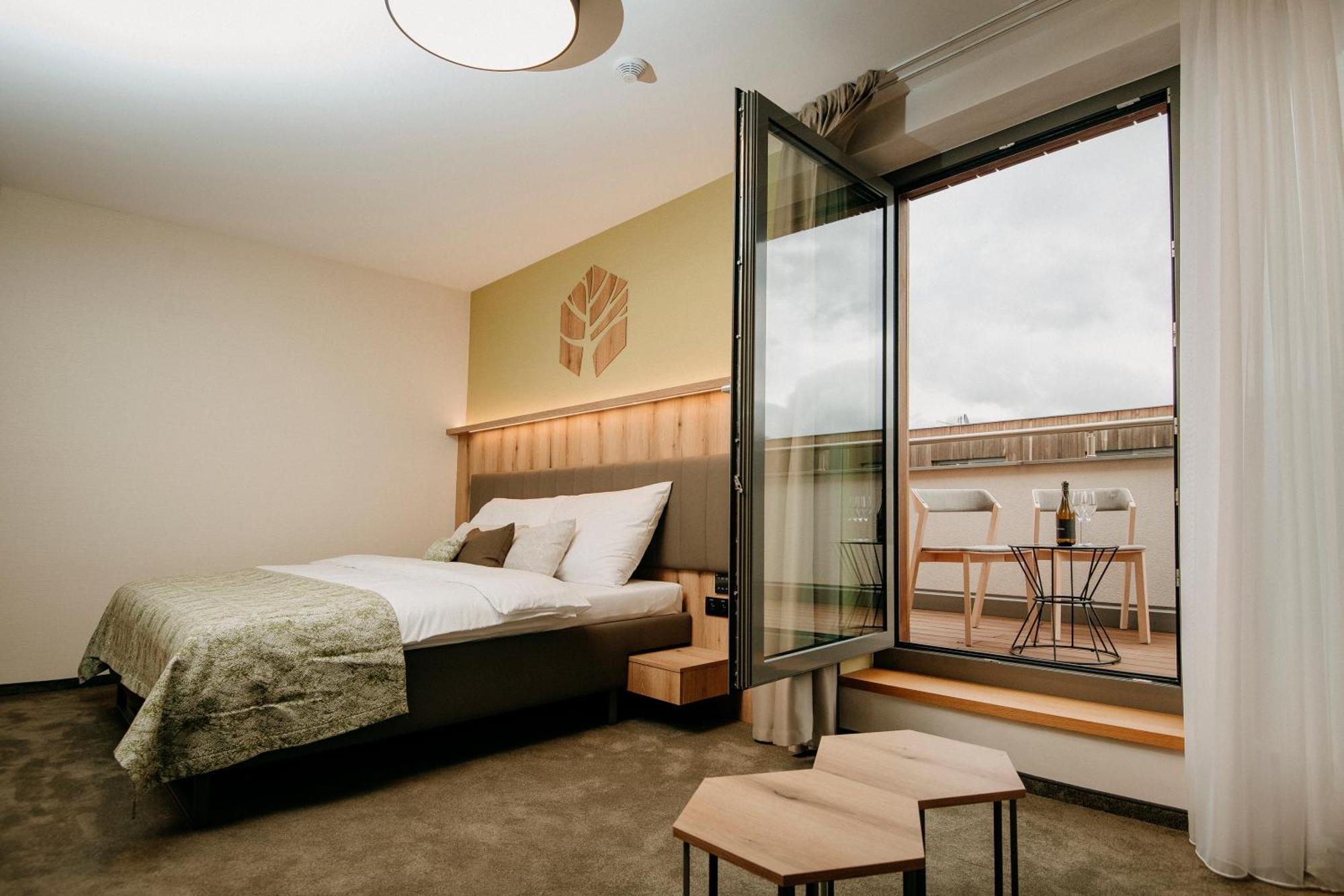 Rm Hotel Wellness & Congress Prievidza Buitenkant foto